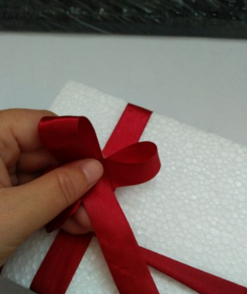 礼品丝带系法，礼品丝带系法视频，礼物绳子绑法？