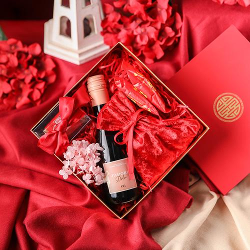 合作企业客户结婚送什么礼,合作企业客户结婚送什么礼物好,女朋友的表哥结婚了,想送个礼物,不知道送什么合适,希望大家提提意见?