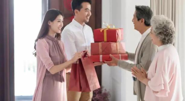 怎么说话让客户来领礼品,怎么说话让客户来领礼品呢,销售员拜访客户一般送什么礼物好?