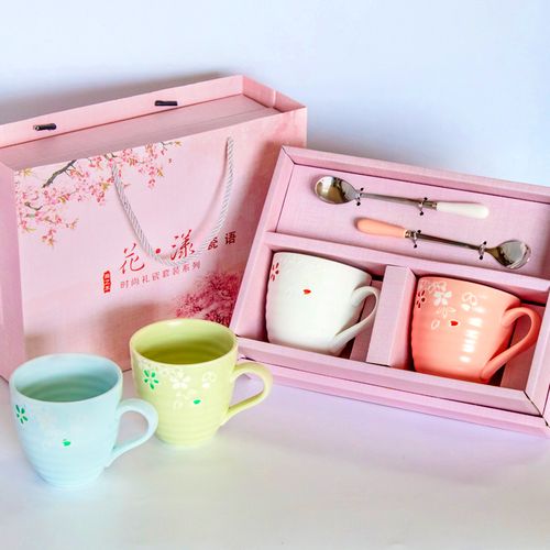 送礼品给客户水杯怎么说，送礼品给客户水杯怎么说话，感谢朋友送杯子的文案？