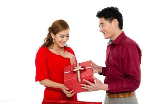 过年送老婆什么礼物好,过年送妻子什么礼物,2022过年送长辈礼物排行榜?