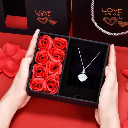 结婚一周年送老婆什么,结婚一周年送老婆什么礼物,结婚一周年,要送老婆什么好呢,项链之类的?
