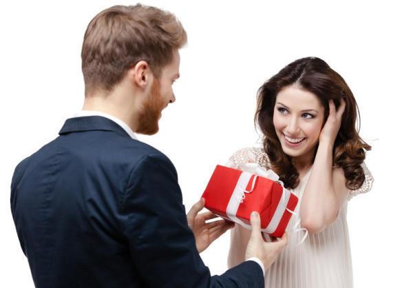 没有给老婆买礼物怎么哄,没有给老婆买礼物怎么哄她,没给男朋友送礼物怎么办?