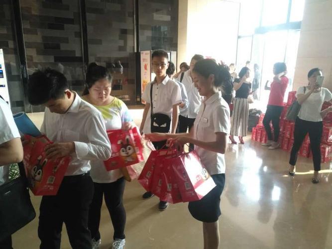 礼品派发方式,,发礼品人数太多怎么平均发?