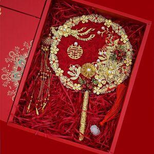 高端中式礼品,高端中式礼品有哪些,中式喜服区别正妻和小妾?