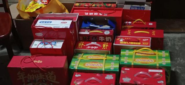 送村委礼品,,给一个村委会送给什么礼物更有意义?