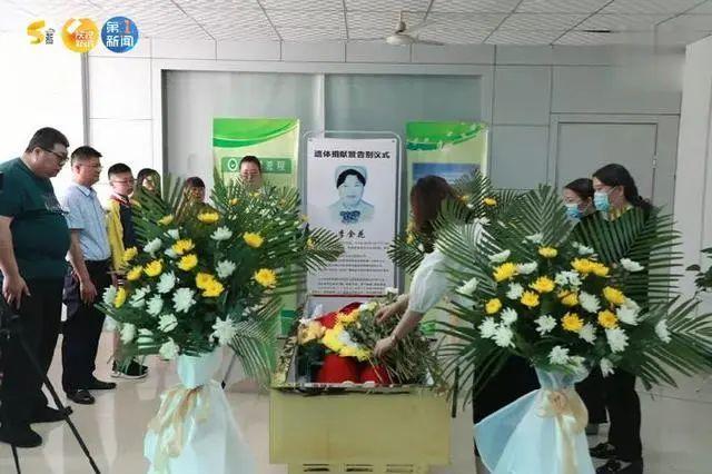 老师去世送什么礼,老师葬礼送什么,2021年教师病故工会应该有什么补助?