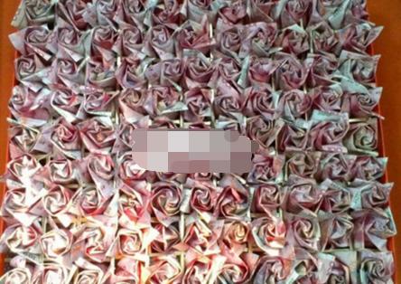5百元礼品，百元礼品买什么好，百元大钞叠玫瑰花？