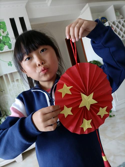 国庆给老师送什么礼物好,国庆给老师送什么礼物好呢,给一个十年没见的很喜欢的小学数学老师送什么?