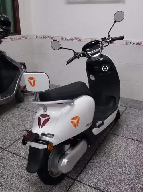 夏季慰问员工小礼品,,买雅迪电动车送的赠品?