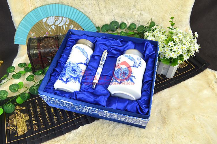 青花瓷会议礼品，青花瓷年会，退休领导送什么礼物？
