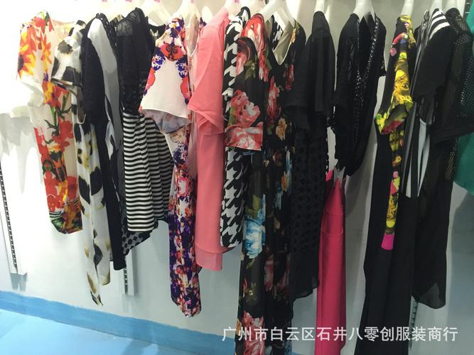 女装送什么礼品，女装送什么礼品合适，女装店清货促销方案？