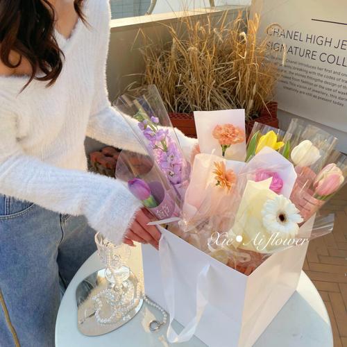 女生节小礼品，女生节小礼品有哪些，给女朋友送比较简单大气的生日礼物。求推荐？