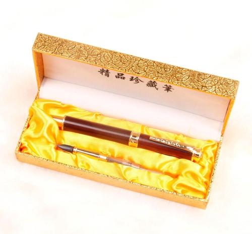 木制礼品笔，木制品礼物，g.crown钢笔中文是什么？