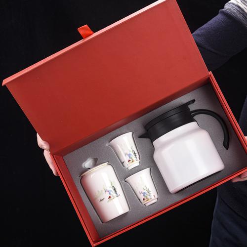 房地产活动送什么礼品，房地产活动送什么礼品好，房地产公司送给购房客户的礼品？