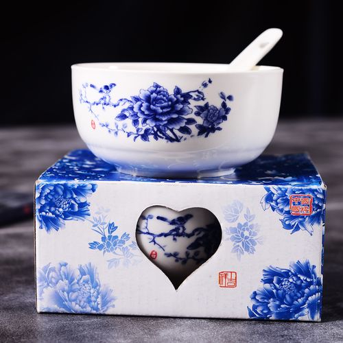 陶瓷礼品订做，陶瓷礼品订做厂家，结婚适合送的6类礼物？