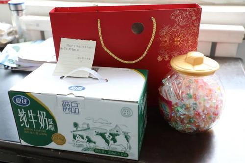 牛奶送什么礼品，牛奶送什么礼品好，四样礼品都有啥？