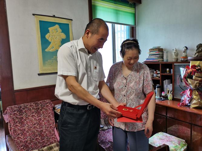 今年七一有什么礼品，，七一发放慰问金属违规吗？