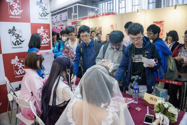 大学活动嘉宾礼品，大学活动嘉宾礼品送什么，去漫展签售会要带什么？