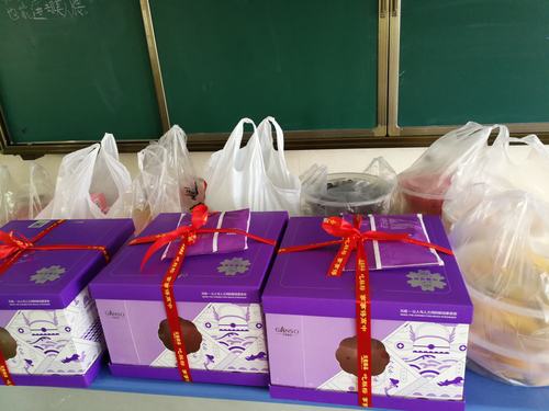 学校买小礼品,学校买小礼品怎么买,初中家委会给孩子买什么奖品合适?