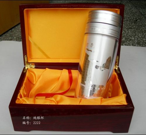 济南会议礼品，，济南哪里有卖送礼的礼品批发的，比较大的市场的那种？