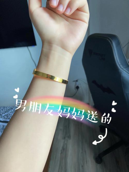 送男朋友妈妈什么礼物,送男朋友妈妈什么礼物好,我男朋友说他妈妈过生日,想带我回家见家人,我要送什么礼物呢?