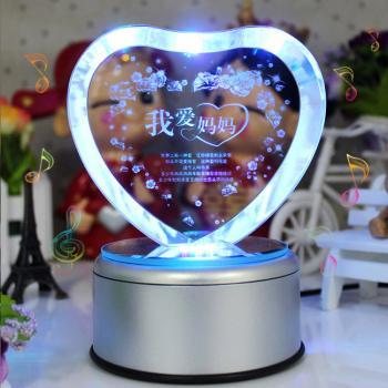 给妈妈送什么生日礼物，给妈妈送什么生日礼物好，送母亲的生日礼物推荐？