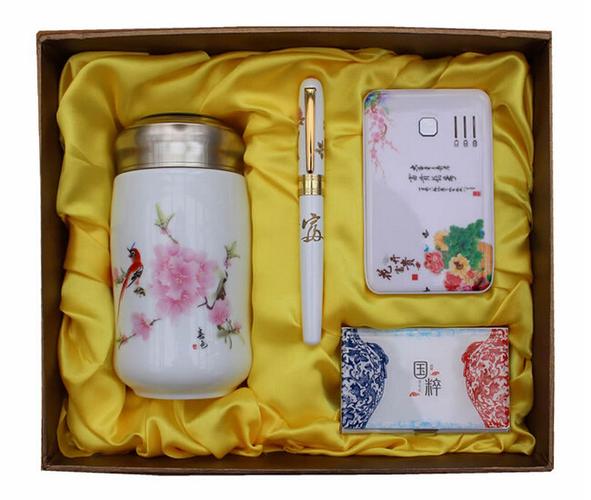 朋友聚会送小礼品,,给老同学买什么买什么礼物好呢?