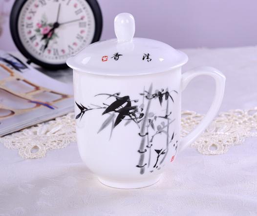 湖北陶瓷礼品杯订做,湖北陶瓷礼品杯订做厂家,古茗书法杯和普通有什么区别?