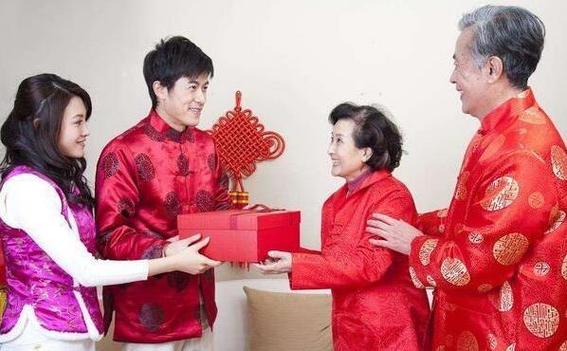 见长辈买什么礼物好,,女方家长去男方家要买什么礼物?