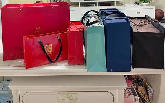 第一次去女朋友家带什么礼物,第一次去女朋友家带什么礼物合适,第一次去女朋友家见女方父母应该带点什么东西?