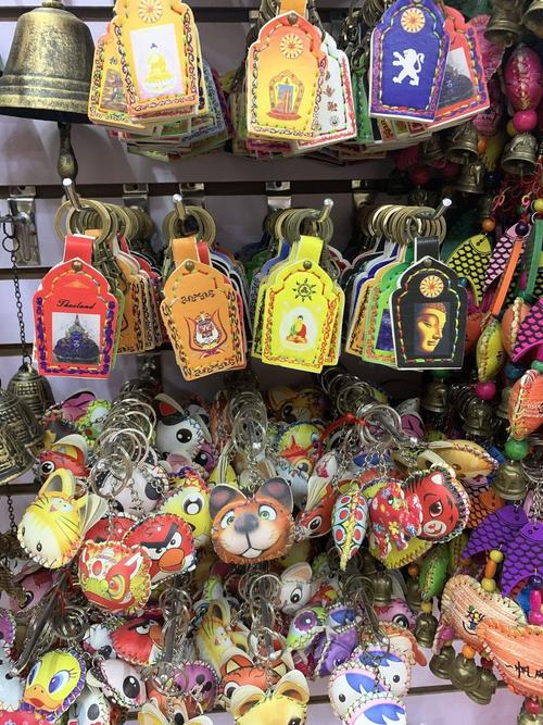 云南适合送人的礼品,云南适合送人的礼品有哪些,去云南旅游回来可以带什么特色产品送人啊?