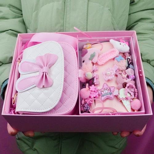 侄女生小孩送什么礼物,侄女生小孩送什么礼物好,给刚出生的侄女送什么礼物?