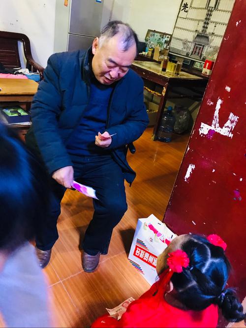 给叔叔买什么礼物好,给叔叔买什么礼物好一点,去叔叔家拜年拿什么好?