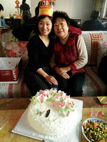 姑姑过生日送什么礼物好,姑姑过生日送什么礼物好呢,侄女过生日当姑的送啥好?