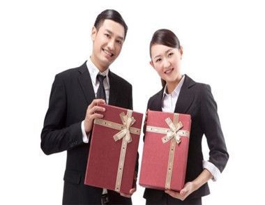 拜访领导带什么礼物好,给领导送礼的三大忌讳,拜访上级要带什么过去?