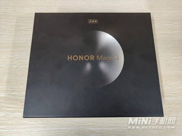 800能买啥礼品,800可以买什么礼物,荣耀magic5至臻版800元权益都有啥?
