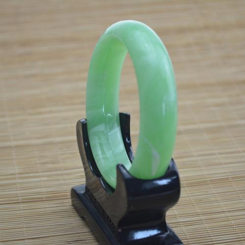 代理玉器商务礼品,玉石代理,送人玉镯有什么讲究?