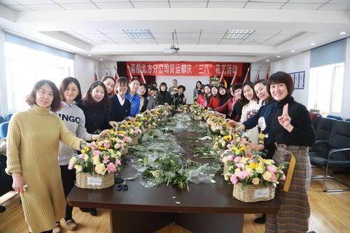 女职工特色礼品活动,女职工特色礼品活动方案,想给公司的一些有突出贡献老员工们发点什么奖品,什么合适呢?