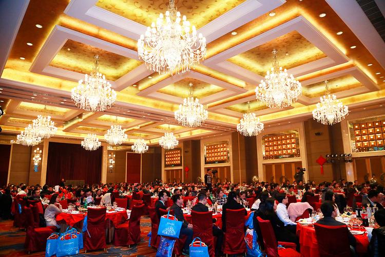 1500元年会礼品,1500元年会礼品有什么推荐的,1500多元退休养老金算什么水平?