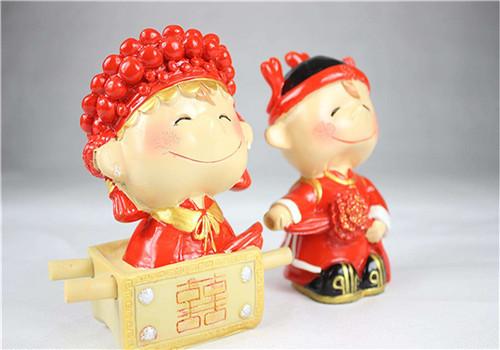什么时候送结婚礼物，什么时候送结婚礼物合适，结婚随份子什么时候给合适？