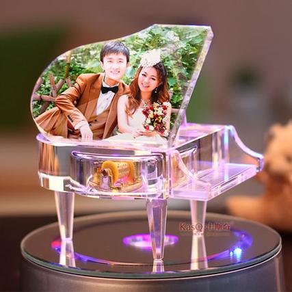 前女友结婚送什么礼物,前女友结婚送什么礼物合适,前女友过生日,该送什么礼物,怎样才能让她觉得难忘?