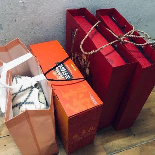 去男友家送什么礼物,中秋节去男友家送什么礼物,女方第一次去男方家上门,需带些什么礼物?