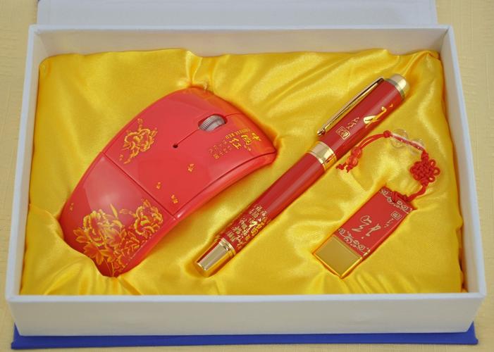 国庆节看老人礼品，国庆节看老人礼品有哪些，适合中秋国庆的小礼品？