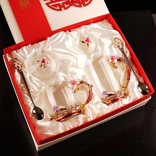 定婚买什么礼物好,定婚买什么礼物好呢,订婚礼品12件有哪些?
