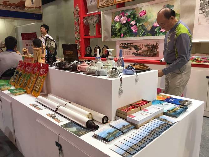 中国旅游礼品网,,旅游景区的那些旅游礼品或是特产专卖,一般利润会有多高?
